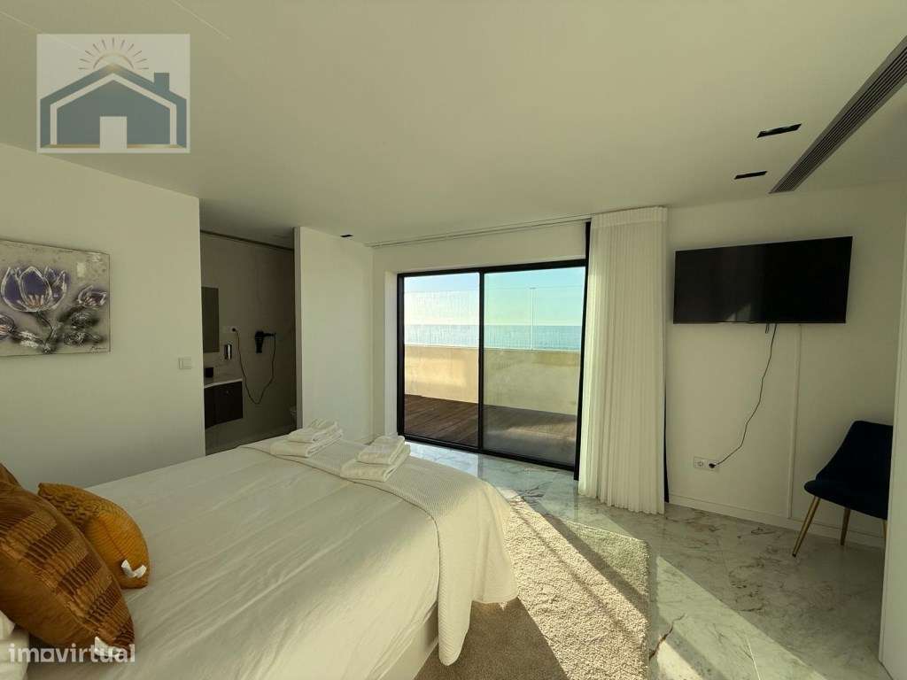 Moradia de Luxo Exclusiva em Apúlia-18