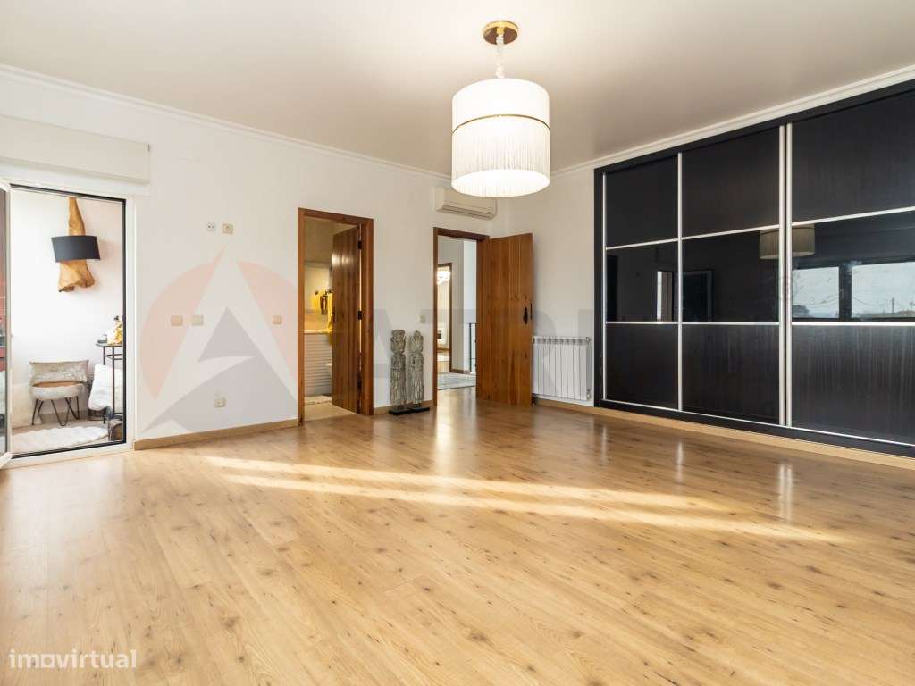 Exclusiva Moradia T6 com Quintinha, Piscina e Elevado Potencial de ...-46