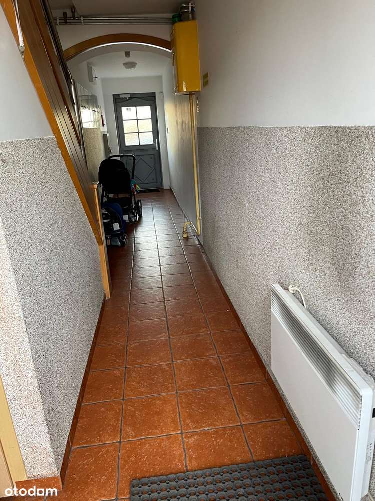Kamienica  wyremontowana na osiedlu wyzwolenia-0