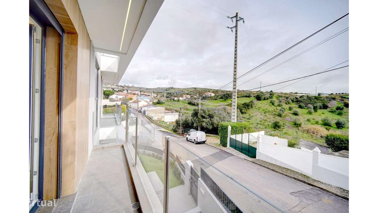 Moradia Isolada T4 na Murteira-23