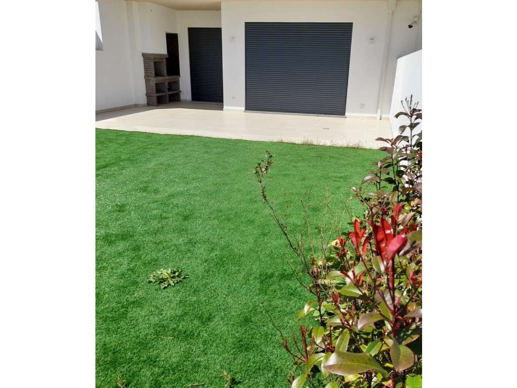 Vivenda T4+1 na praia do Areal com piscina.-5