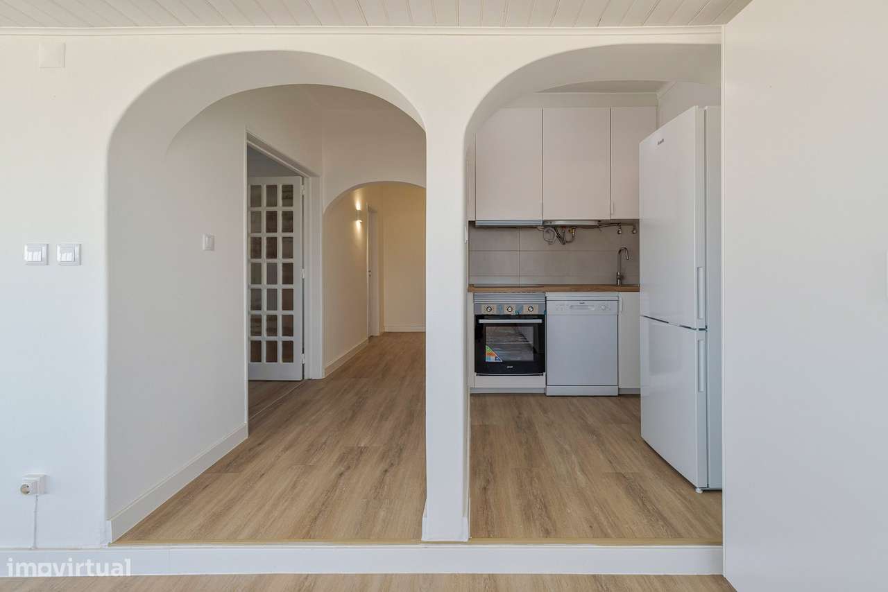 Apartamento T2 remodelado - Laranjeiro-8