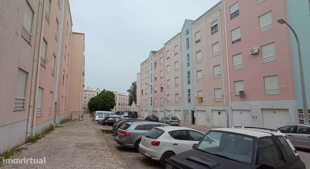 Apartamento T2 ARRENDADO ATÉ JULHO DE 2025, no Viso, em Setúbal - Grande imagem: 5/10