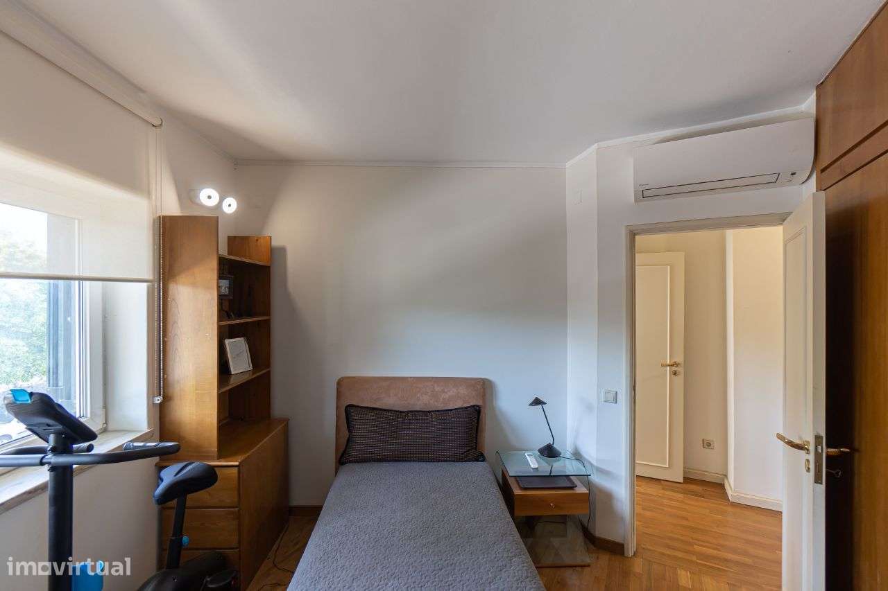 Moradia totalmente remodelada na melhor zona das Antas-30