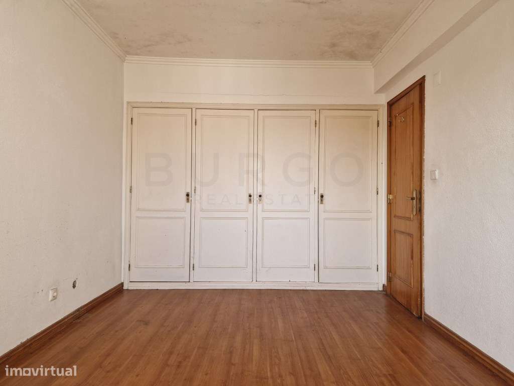 Espaçoso apartamento T2, localizado em São Marcos, Cacém.-11