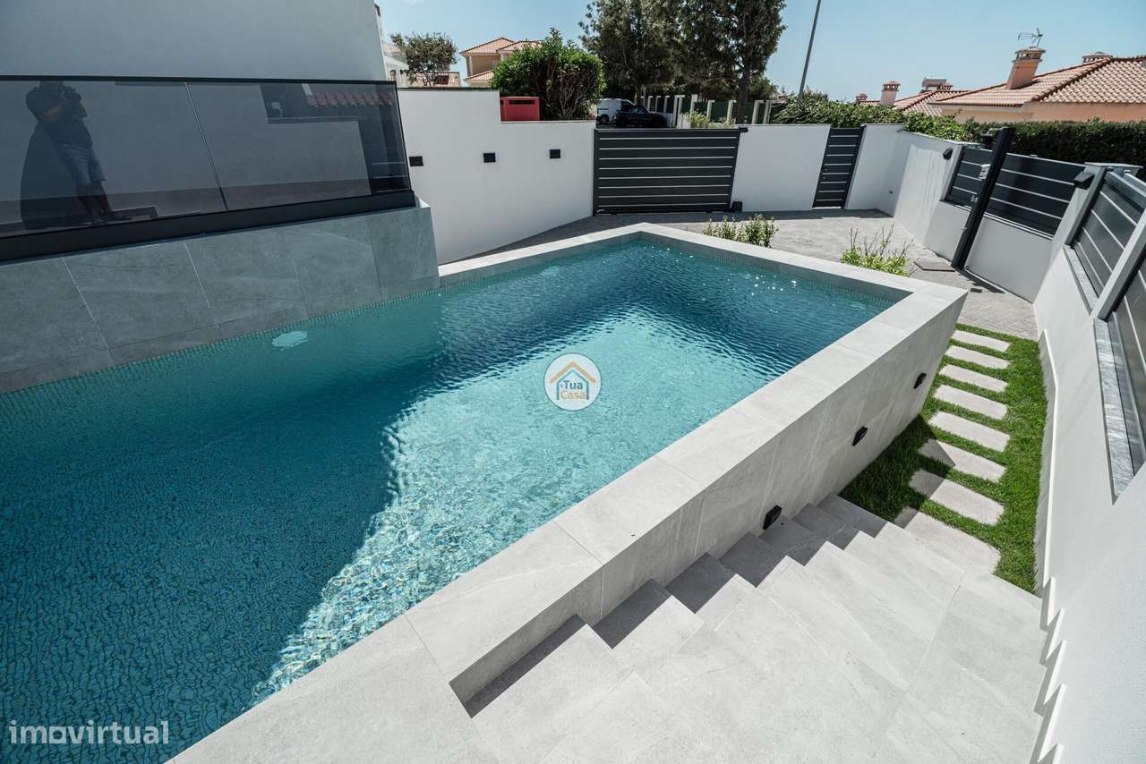 Moradia T4 Premium com Piscina e Cave Localizada em Abuxarda, Cascais - Grande imagem: 4/60