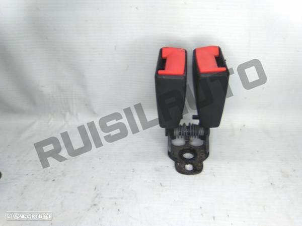 Encaixe De Cinto Trás Meio Duplo  Ford Focus 1.8 Tdci - 1