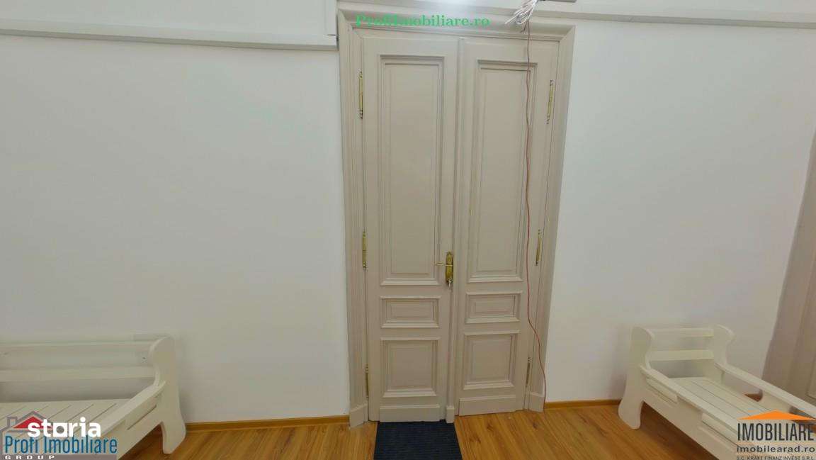 Apartament et.1, luxury class, langa Primarie cu balcon si vedere spre - Imagine principală: 3/20