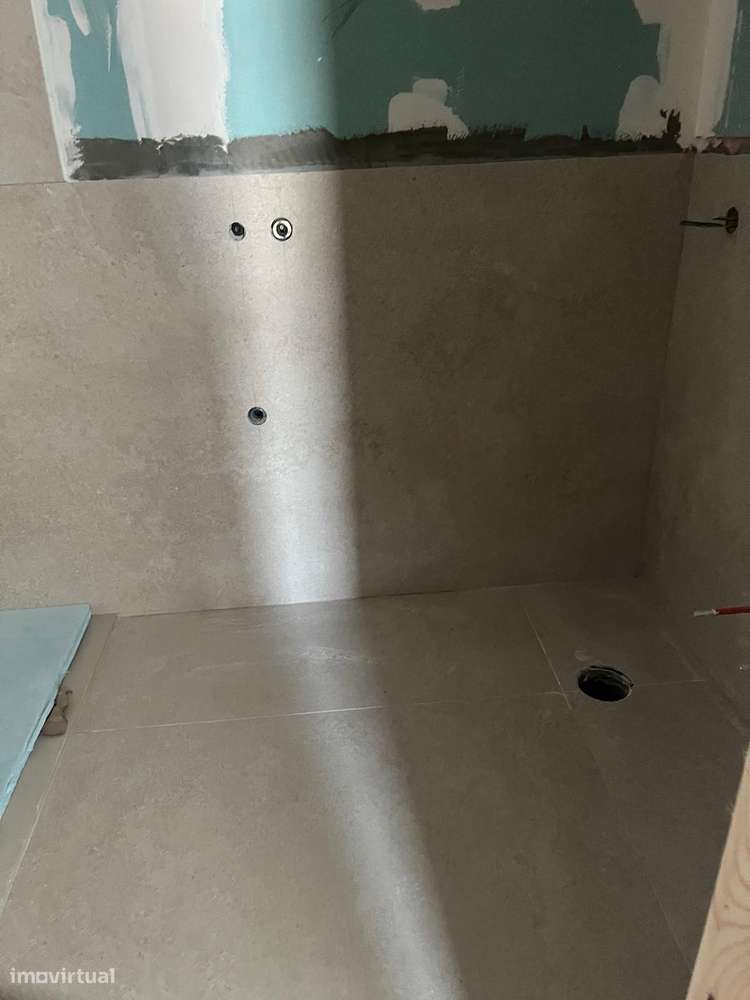 T2 novo com garagem, varanda e ar condicionado-9