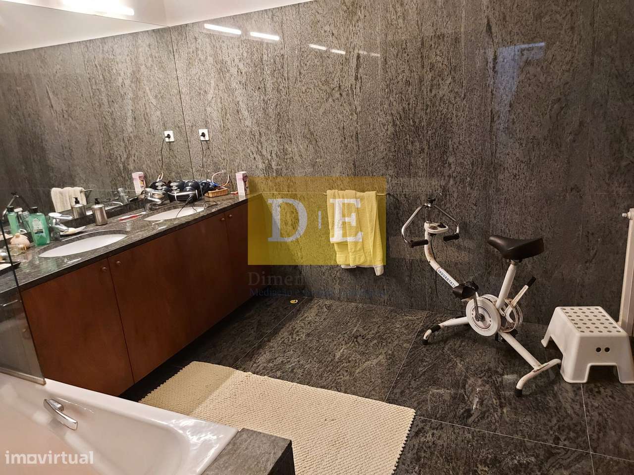 Moradia de 4 Frentes em Zona Nobre de Leca da Palmeira-29