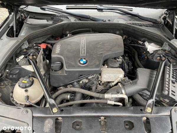 BMW Seria 5 528i xDrive - 5
