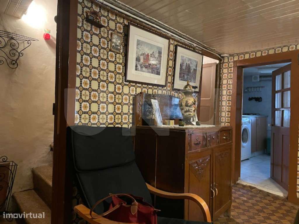 Edifício para Reabilitar na Judiaria da Covilhã - Localização Histó...-11