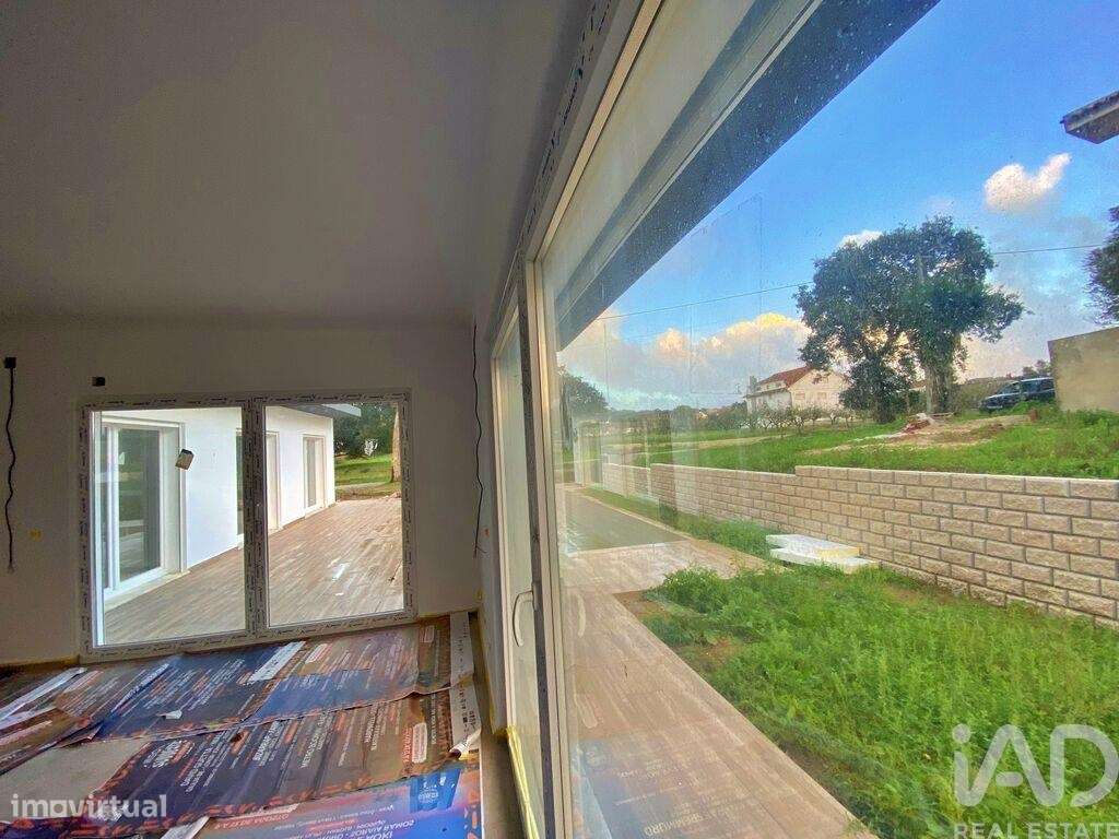Casa / Villa T3 em Caldas da Rainha - Nossa Senhora do Pópulo, Coto e - Grande imagem: 4/26