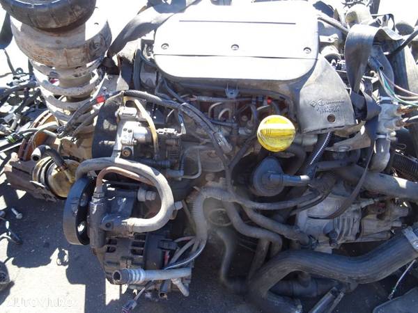 Motor Renault Trafic 1.9 DCI cu pompa si injectoare din 2005 - 1