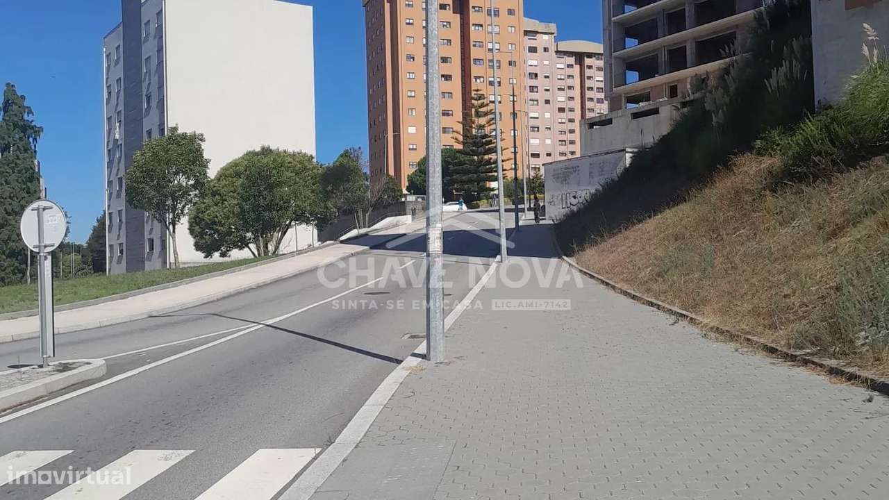 Apartamento T3 c/ elevador e Garagem. Vila Nª de Gaia-16