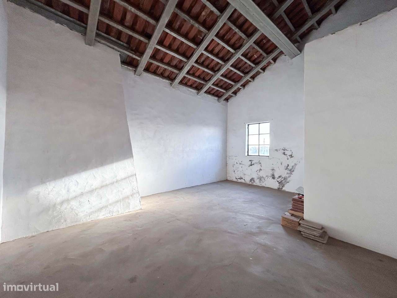 Moradia T3 habitável c/ Quintal e Enorme Potencial de Transformação –-31