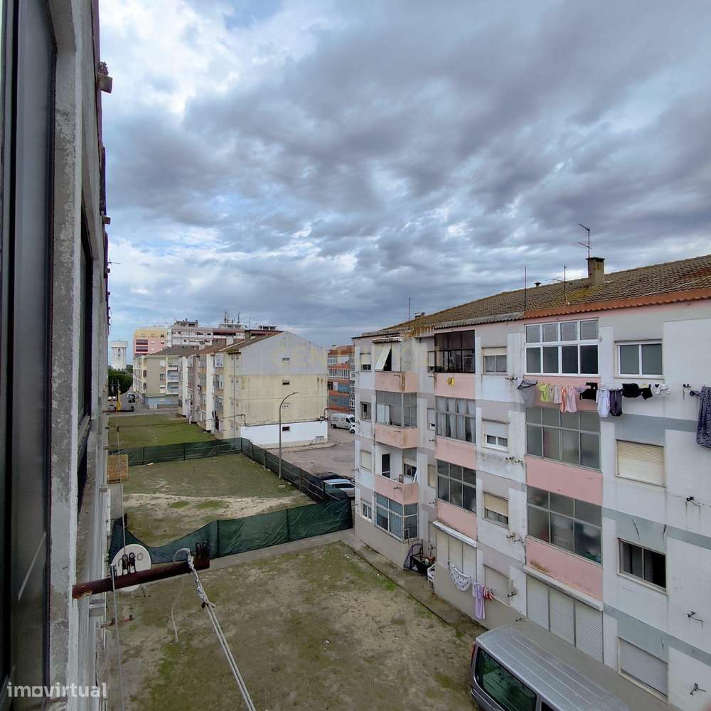 Apartamento T2 | Santo António da Charneca-16