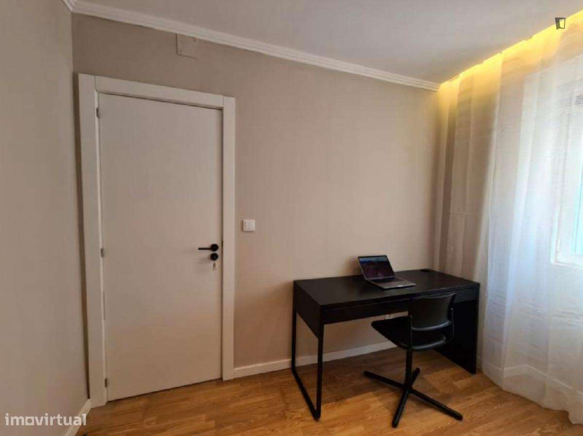 Quarto - localizado em Penha de França Lisbon - Grande imagem: 4/6