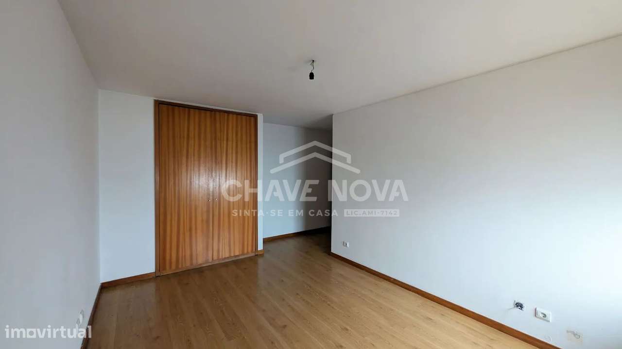 Apartamento T2+1 | Lugar de Garagem e Arrumos - Grande imagem: 5/14