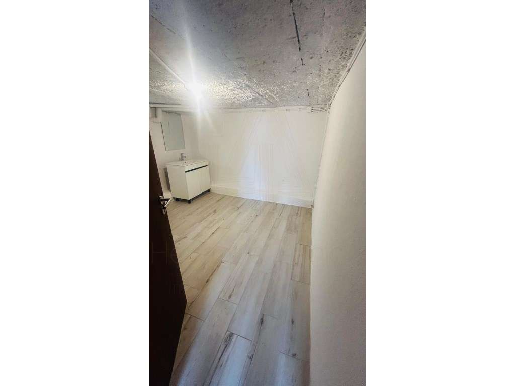 Moradia Isolada T3 em lote de 667m2 em Lagoa de Albufeira, Sesimbra-35