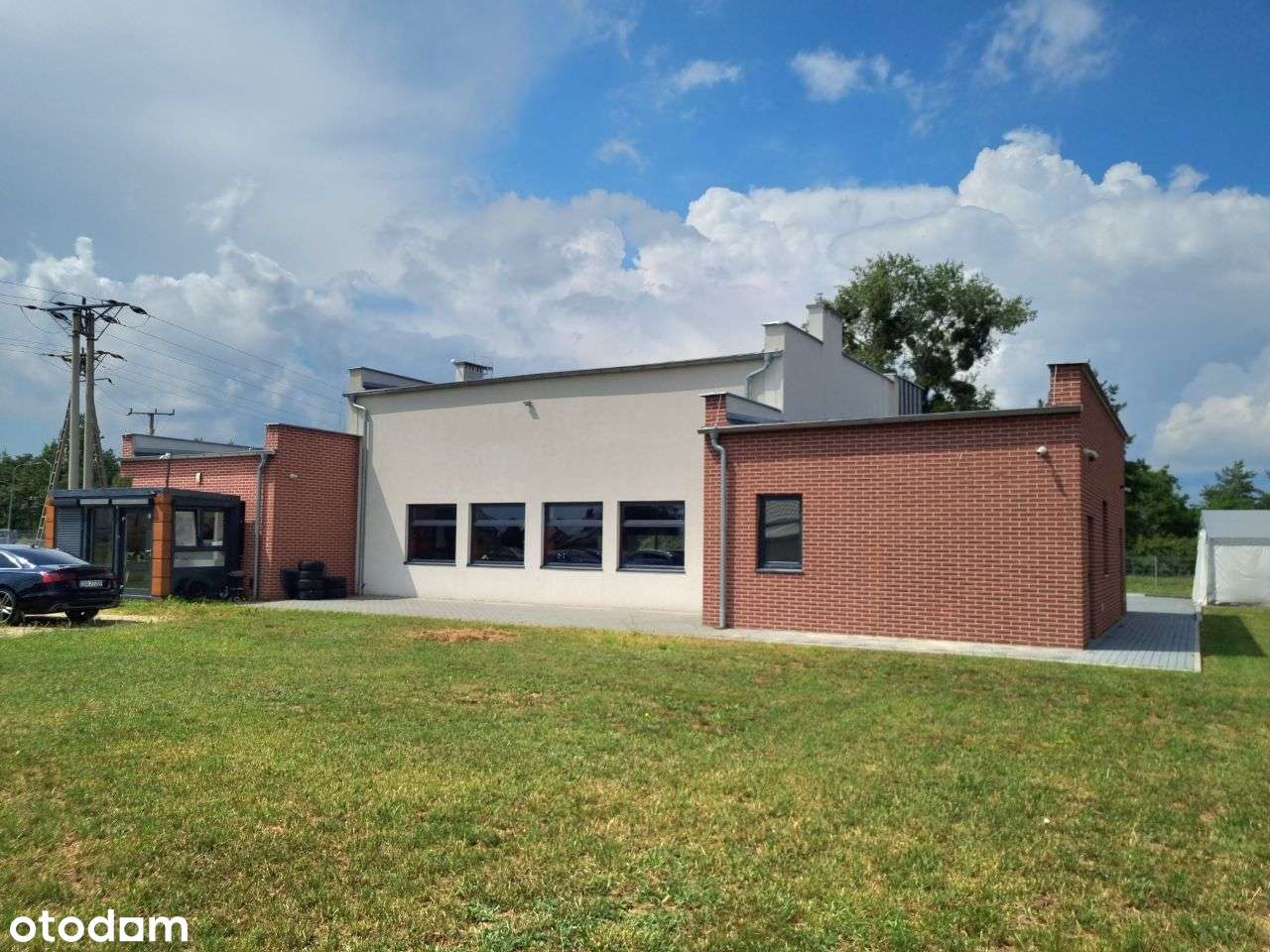 Obiekt z przestrzenią ekspozycyjno-serwisową - Pełny obrazek: 3/11