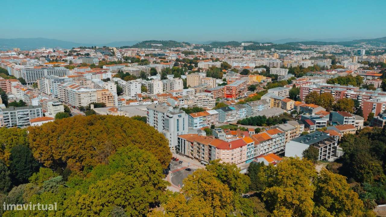 T3 + Sótão | Av. Liberdade, Braga | Remodelação em fase de...-0