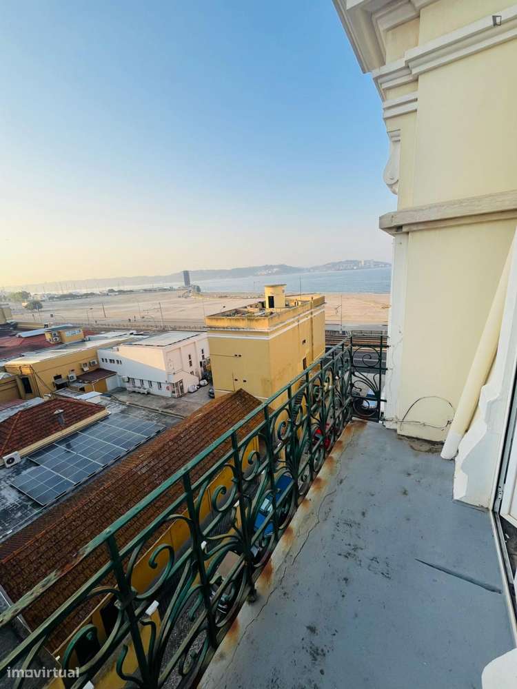 Quarto - localizado em Linda-a-Velha Lisbon - Grande imagem: 4/10