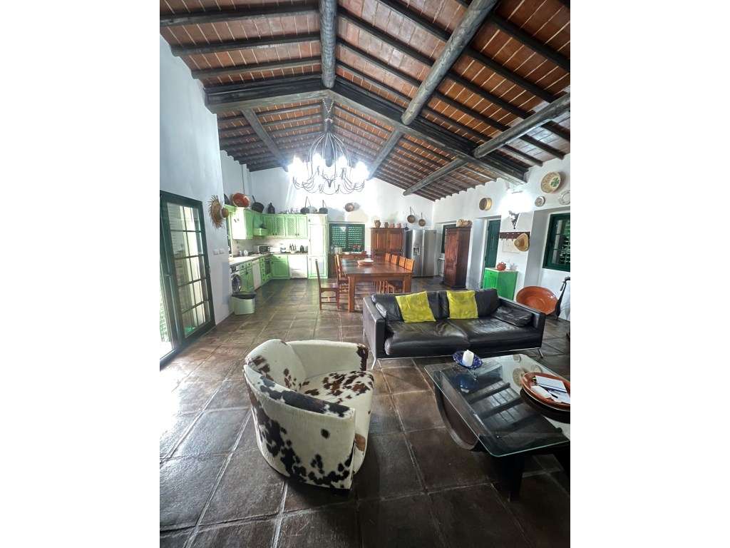 Vende-se Moradia T3 c/ Piscina em Vila Boim-7