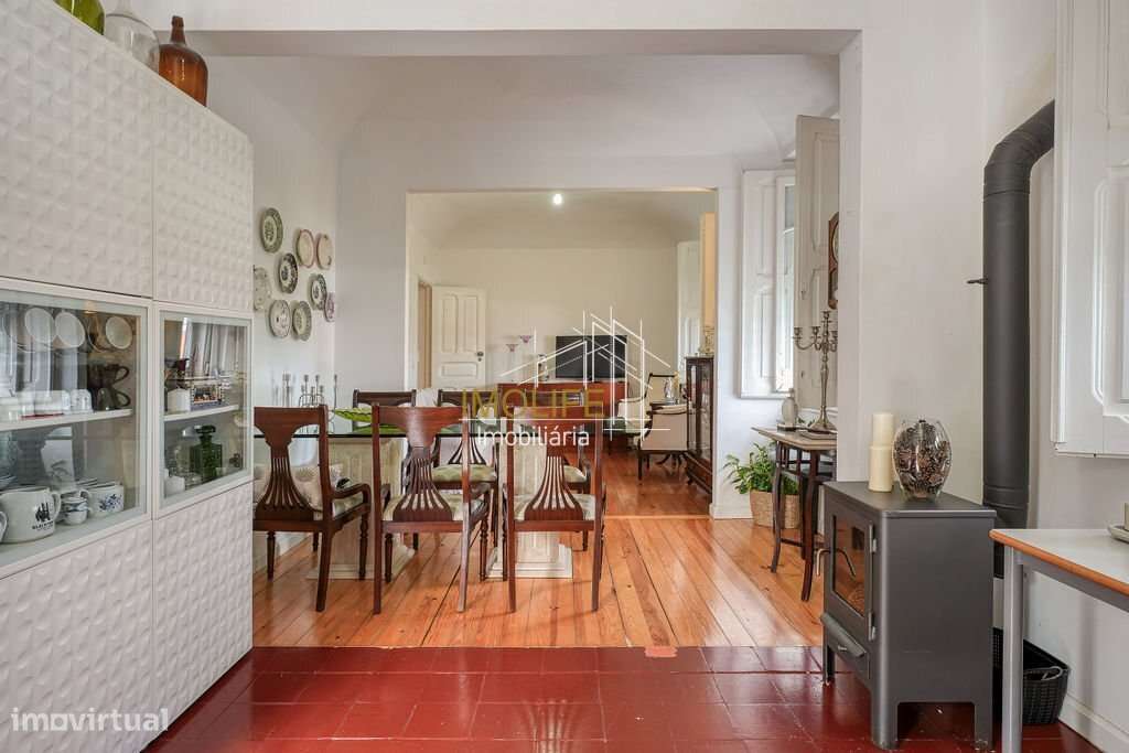 Excelente Moradia com dois pisos no centro do Vimieiro-37