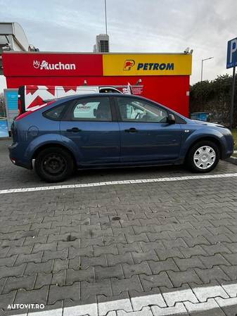 Ford Focus Turnier 1.6 16V Ambiente - 4