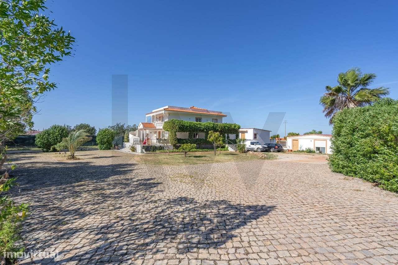 Quinta com vista panorâmica e terreno de 13.000m2 em Santa Bárbara de - Grande imagem: 3/52