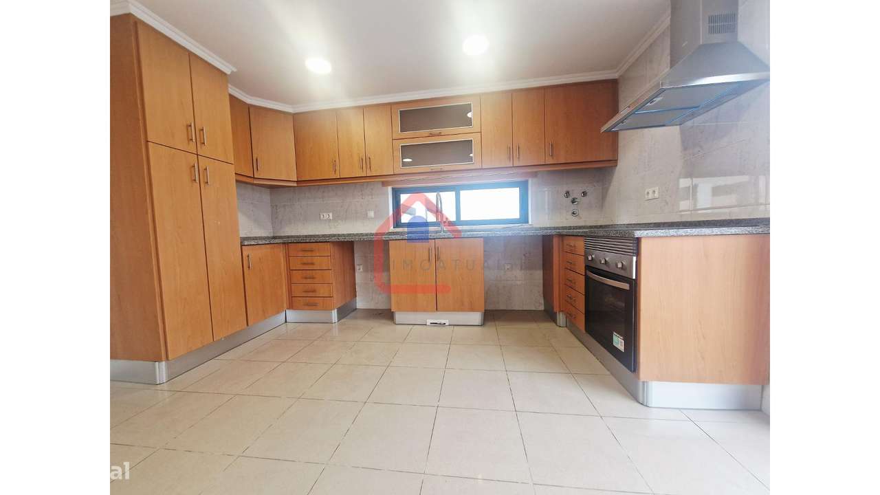 Moradia Isolada em Almada-9