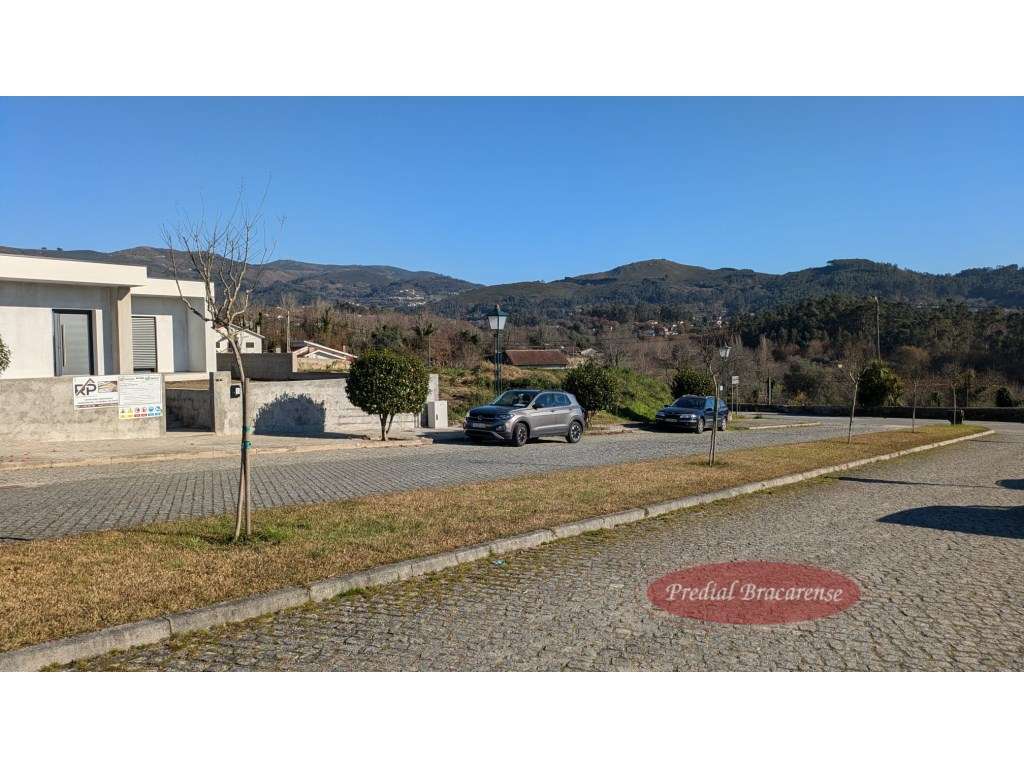 Lote para moradia individual no Pico, Vila Verde.-6