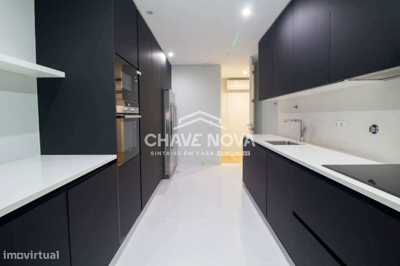 Moradia em Banda V4+1 em zona premium da Foz do Douro - Grande imagem: 4/19