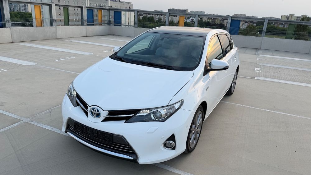 Toyota Auris II (2012-) 1.8 HSD Prestige NAVI 2013