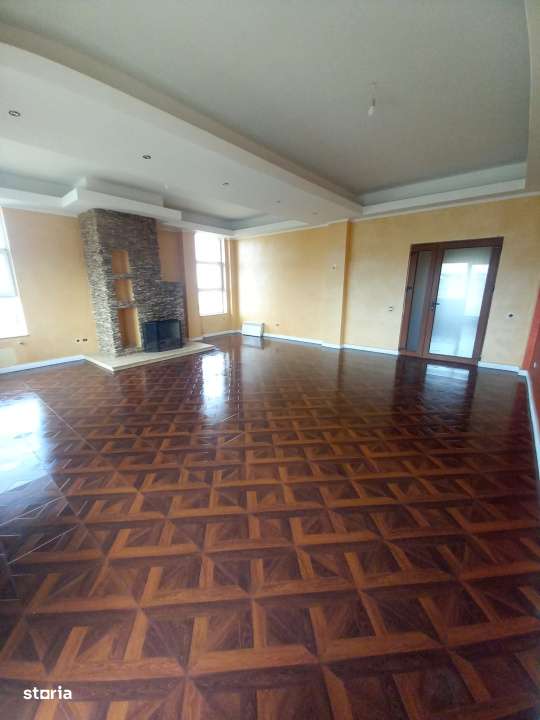 Penthouse de vanzare, 761 mp, zona Centrala - Imagine principală: 4/19