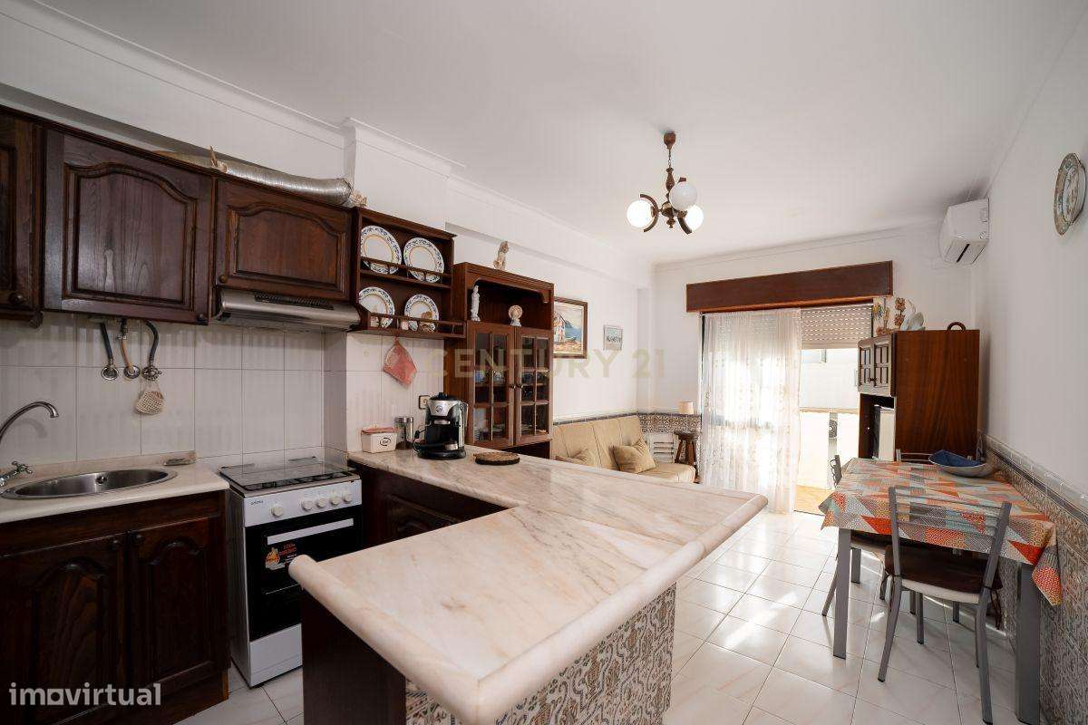 Apartamento T2 em Monte Gordo – Rua Pedonal, a poucos metros da praia - Grande imagem: 3/27