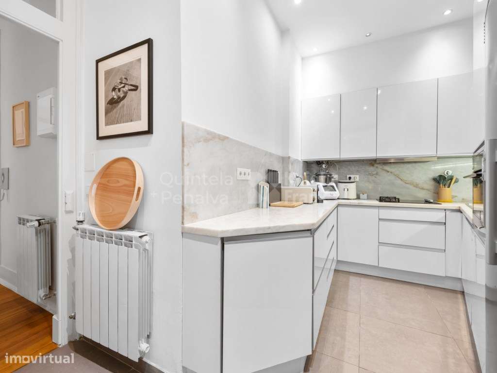 Apartamento T3 totalmente remodelado, São Bento, Lisboa-17