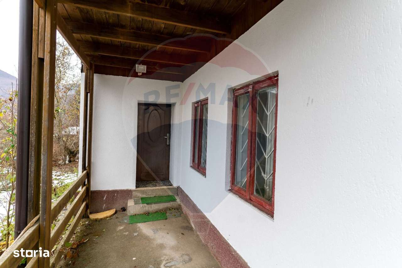 Casă de vanzare,Sacaramb jud. Hunedoara - Imagine principală: 5/20