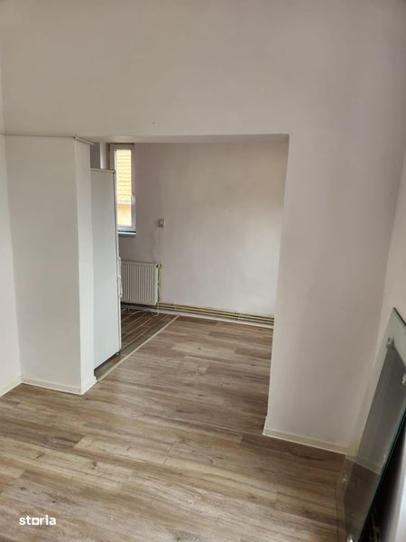 Apartament cu 4 camere direct de la proprietar