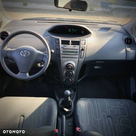 Toyota Yaris 1.0 Terra - 10