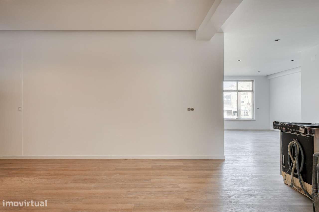 Apartamento T1 Renovado em Monte Abraão - Grande imagem: 5/25