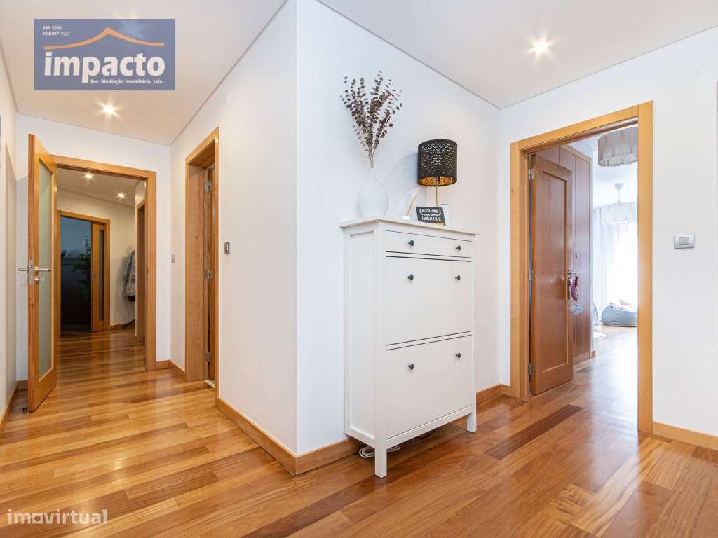 Malva Rosa,Excelente T4,coz equipada,Ar cond,asp central,Box 2 viat...-4