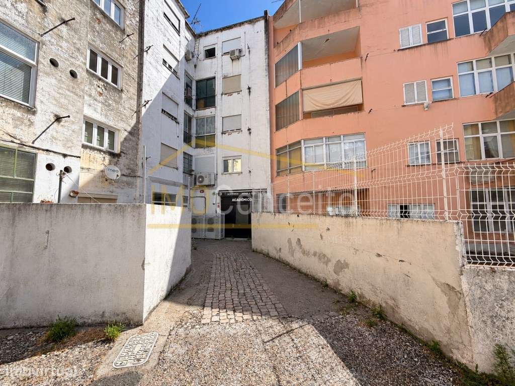 Loja para comércio ou habitação-24