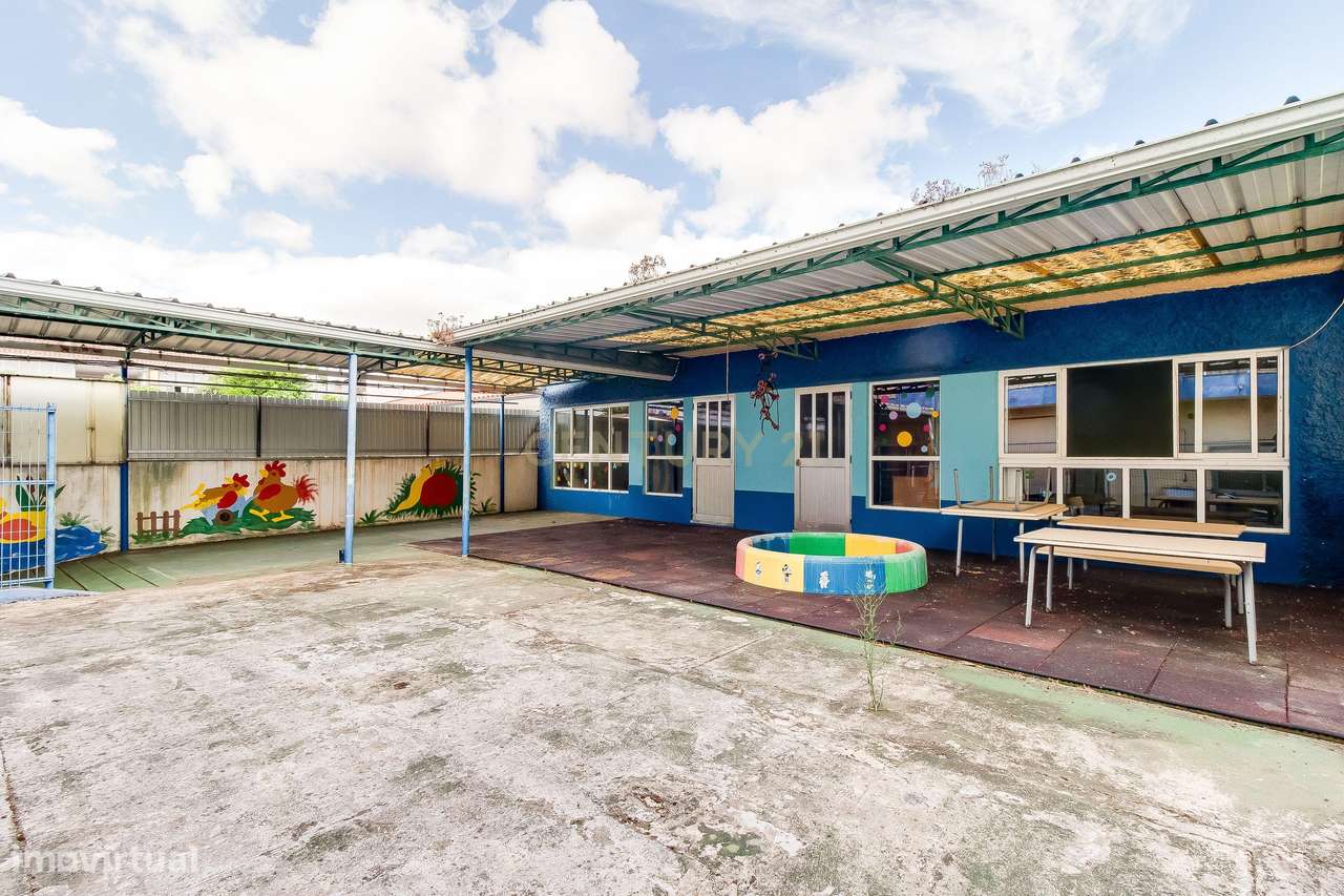 Imóvel para Infantário no Entroncamento – Espaço Amplo com Potencial d-23