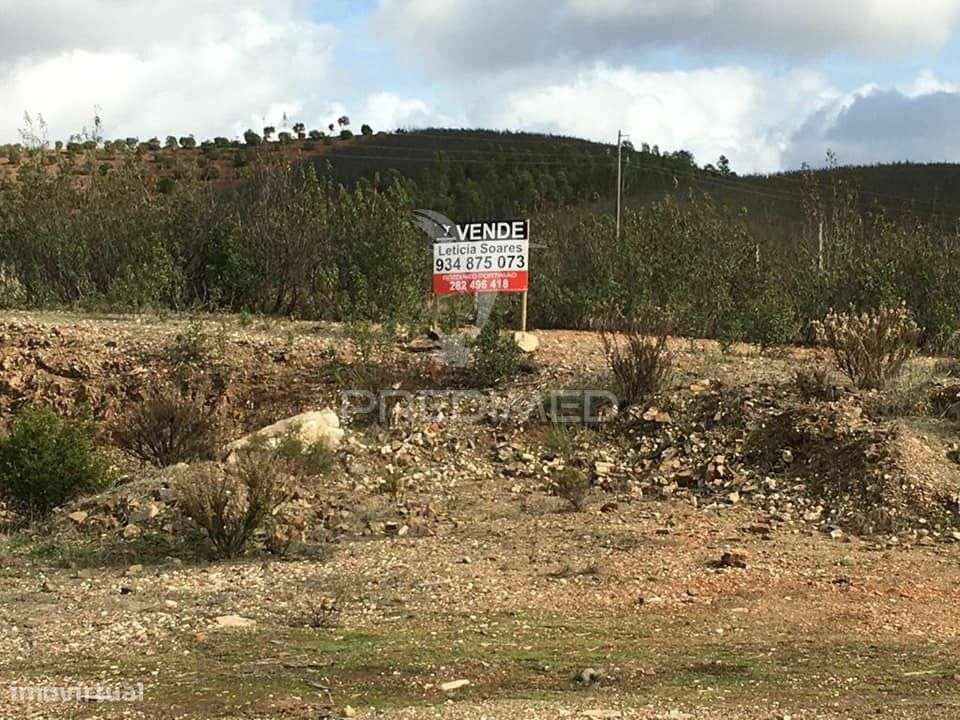 Terreno Rústico com Grande Potencial - Grande imagem: 2/4