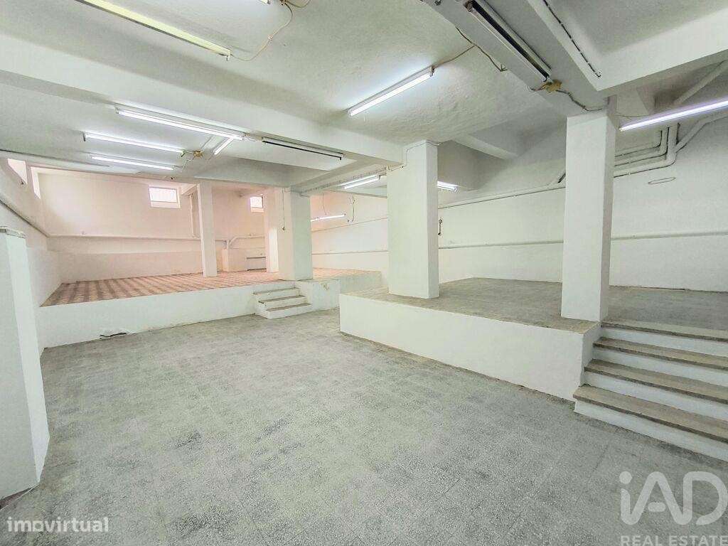 Loja / Estabelecimento Comercial T2 em São Domingos De Benfica de 237, - Grande imagem: 2/20