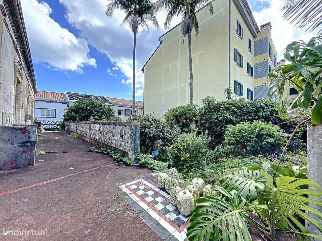 Investimento excecional no coração de Ponta Delgada — prédio de gaveto - Grande imagem: 5/8