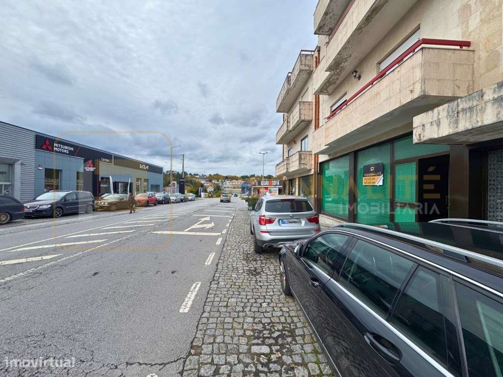 Loja ampla em Creixomil - Grande imagem: 4/4