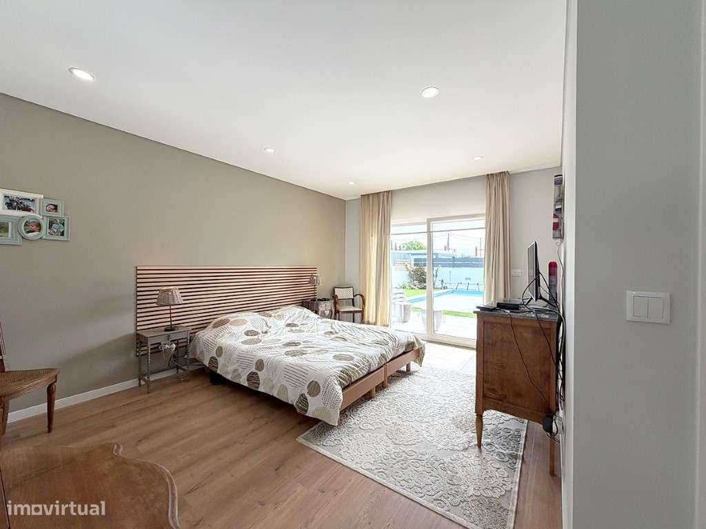 Moradia T4 térrea com 230m2 em condomínio privado, Azeitão-11